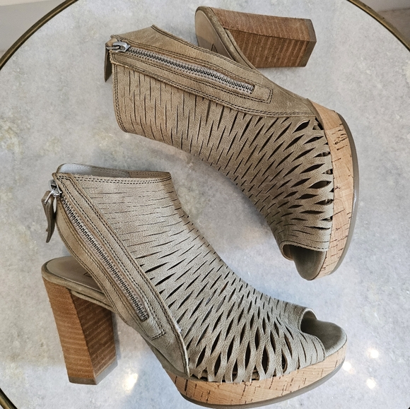 Paul Green Costa Peep Toe Bootie Size 3.5 (6) Natural Nude - Picture 7 of 11